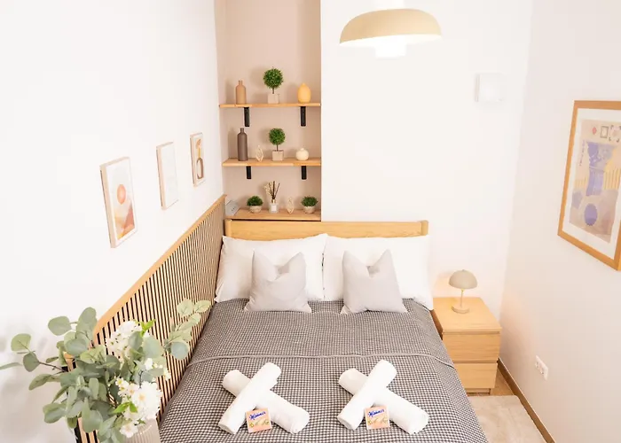 アパート Quiet For 4 Guests, 8 Min To Center